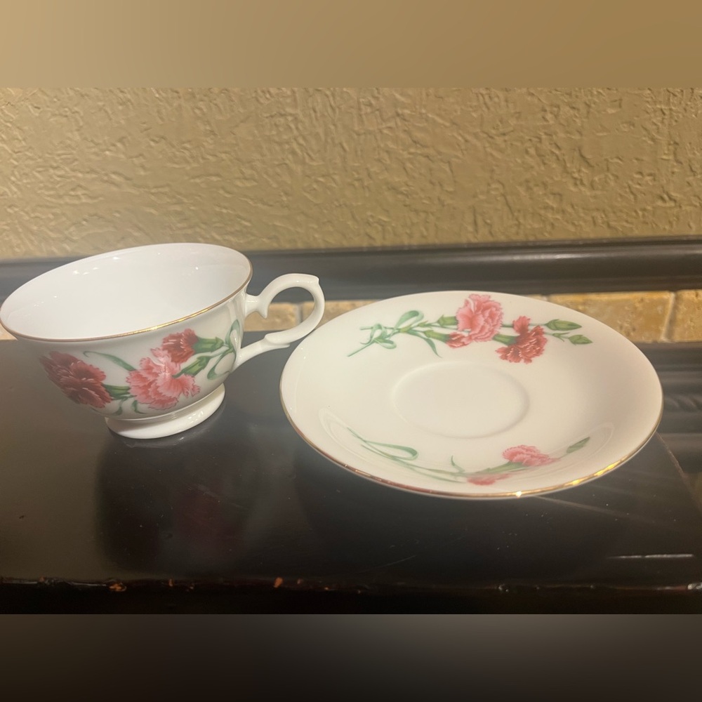 JANUARY Vintage AVON 1991 ‘Blossoms of the Month’ January Teacup & Saucer - Picture 4 of 10